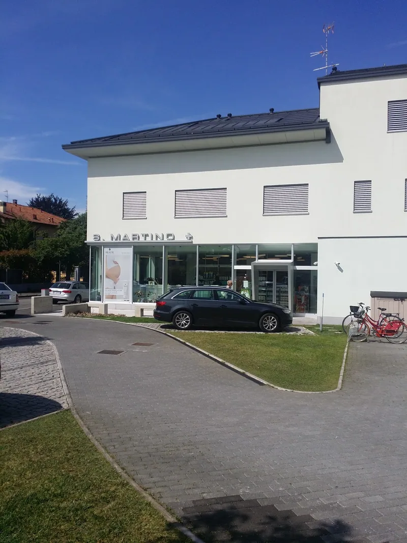 Accesso della sede attuale della Farmacia San Martino